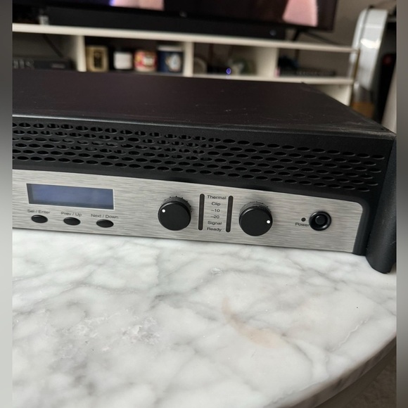 Crown Episode CDi 1000 2 Channels LCD Screen Power Amplifier “Pre Owned” - Picture 4 of 8